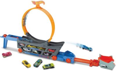 Hot Wheels Stunt N Go Transporter & Trackset