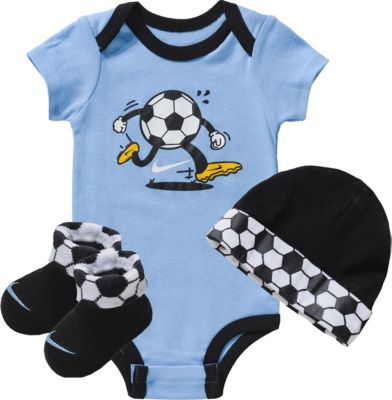 Baby Set SWOOSH SPORT BALL: Strampler + Mütze + Haussocken für Jungen, NIKE Baby Set SWOOSH SPORT BALL: Strampler + Mütze + Haussocken für Jungen, NIKE