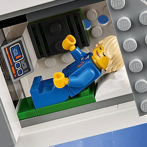 Конструктор LEGO City Space Port 60227: Лунная космическая станция от LEGO