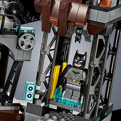 Конструктор LEGO Super Heroes 76122: Вторжение Глиноликого в бэт-пещеру от LEGO