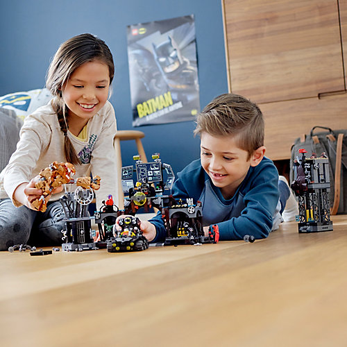 Конструктор LEGO Super Heroes 76122: Вторжение Глиноликого в бэт-пещеру от LEGO