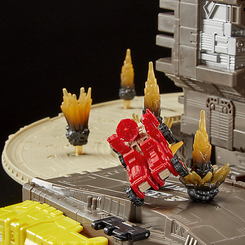 Трансформеры Transformers "Война за Кибретрон. Класс Титаны" Омега Суприм, 61 см от Hasbro