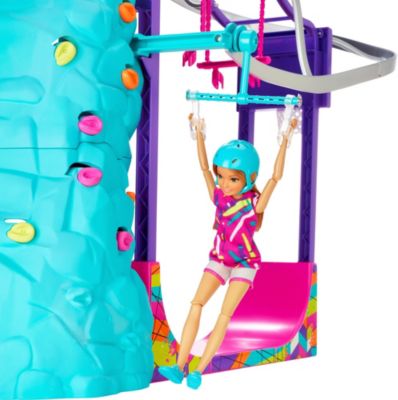 Barbie Extrem-Sport Spielset mit Stacy Puppe, Skateboard und Zubehör