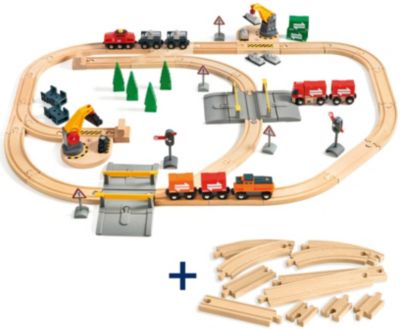 Bundle BRIO: Groes Gterbahnhofset 33165 + Kleines Schienen-Sortiment 33401