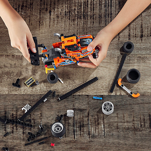 Конструктор LEGO Technic 42104: Гоночный грузовик от LEGO
