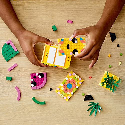 Конструктор LEGO Dots подставка для карандашей "Ананас", артикул 41906 от LEGO