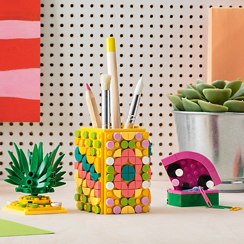 Конструктор LEGO Dots подставка для карандашей "Ананас", артикул 41906 от LEGO