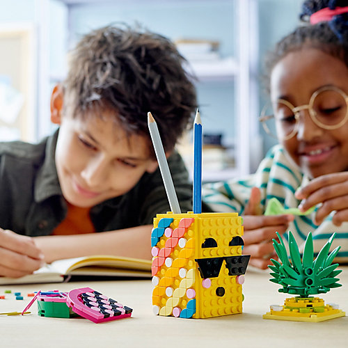 Конструктор LEGO Dots подставка для карандашей "Ананас", артикул 41906 от LEGO