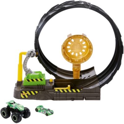Игровой набор Hot Wheels Monster Trucks Мертвая петля