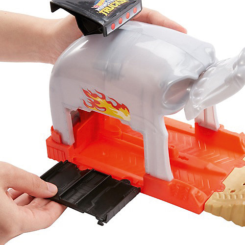 Игровой набор Hot Wheels Monster Trucks Пусковой гараж Бон Шейкер от Mattel