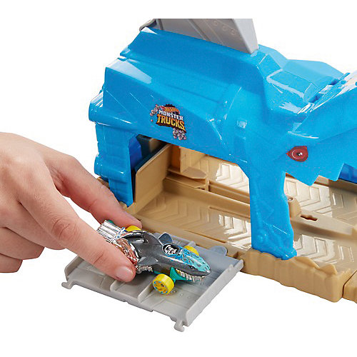 Игровой набор Hot Wheels Monster Trucks Пусковой гараж Шарк Рик от Mattel