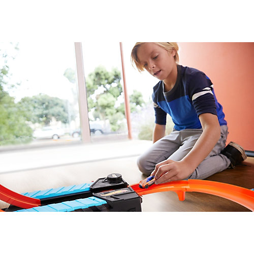 Автотрек Hot Wheels Автотрек Полёт в небеса от Mattel
