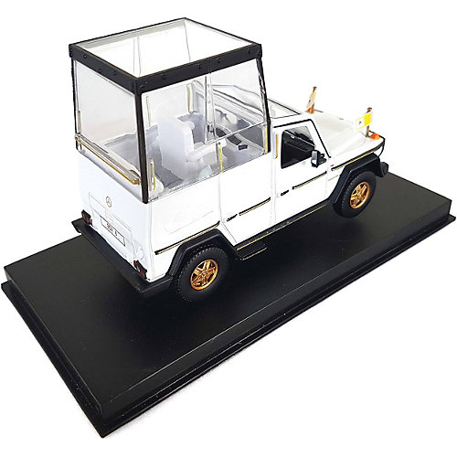 Машина Bburago Mercedes-Benz 230GE papamobile, 1:43 от Bburago