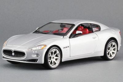 Модель для сборки Bburago Maserati GranTurismo, 1:24