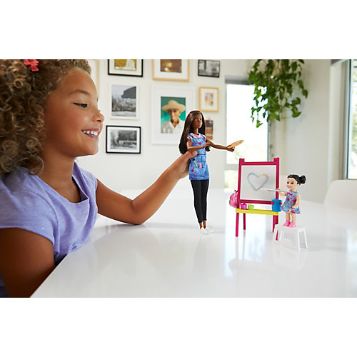 Кукла Barbie из серии «Кем быть?» Учительница рисования от Mattel