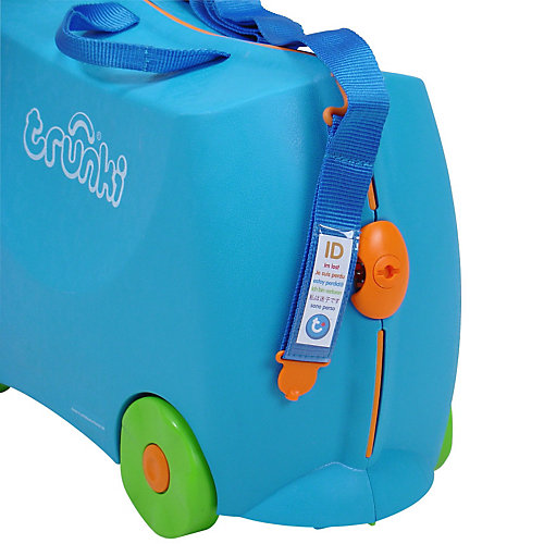 Голубой чемодан на колесиках от TRUNKI