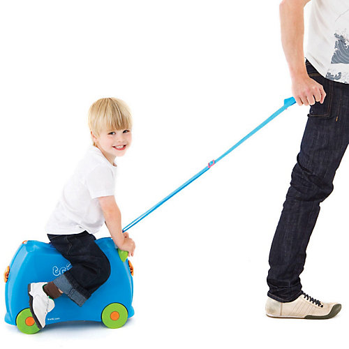 Голубой чемодан на колесиках от TRUNKI