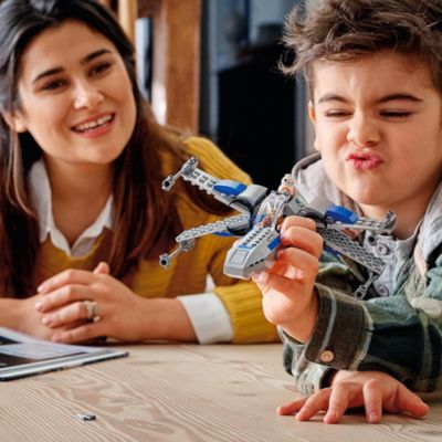 LEGO® Star Wars TM 75297 Resistance X-Wing™ 2