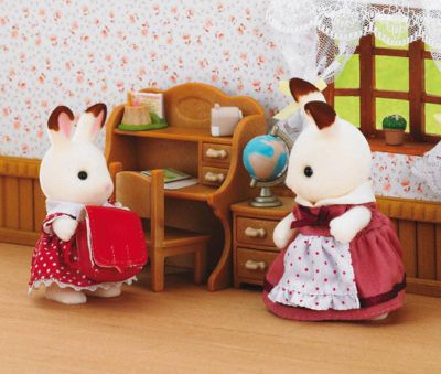 Набор "Сестра с письменным столом" Sylvanian Families