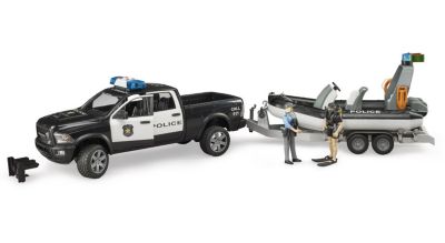 Image of 02507 RAM 2500 Polizei Pickup mit Licht und Sound Anhänger Boot und 2 Figuren bunt