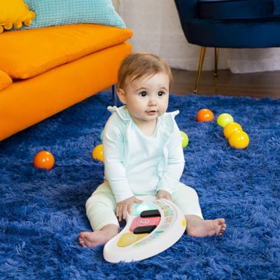 Giggle & See Safari mit beruhigenden Vibrationen 2 Spielzeugen und maschinenwaschbarem Sitzpolster abnehmbarem Spielbogen Bright Starts Babywippe 