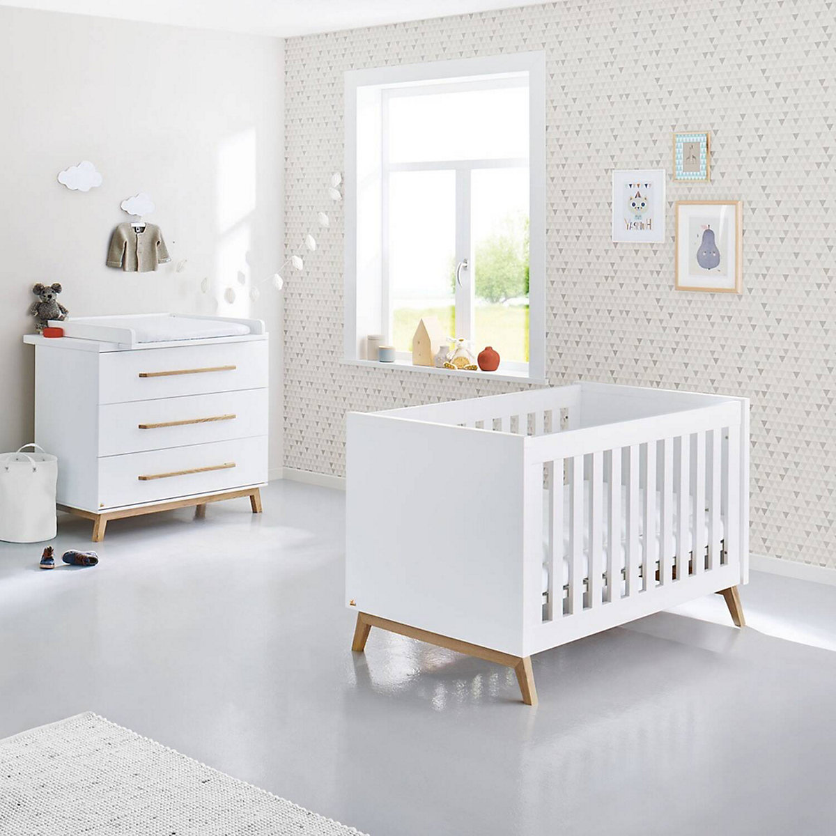 LOMADO® Babyzimmer Set mit Babybett und Wickelkommode RIJEKA-134 in weiß edelmatt