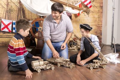 Грузовик UGM-11, UGEARS