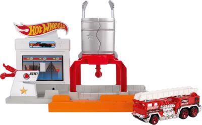 Трансформирующийся игровой набор Blaze Blast, Hot Wheels