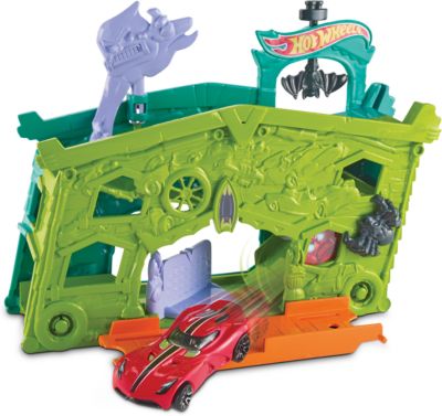 Трансформирующийся игровой набор Ghost Garage, Hot Wheels