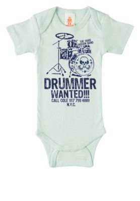 Logoshirt Body mit Drummer Wanted-Frontdruck Strampler hellblau Gr. 98/104