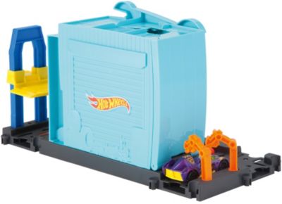 Hot Wheels Hai Attacke Spielset mit Farbwechsel inkl. 18 Die Hot Wheels Hai Attacke Spielset mit Farbwechsel inkl. 18 Die