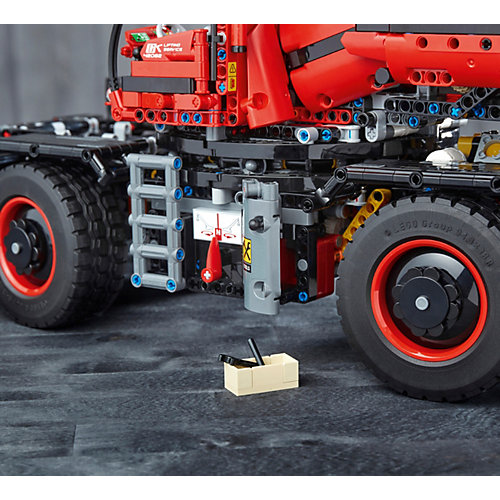 Конструктор LEGO Technic 42082: Подъёмный кран для пересечённой местности от LEGO